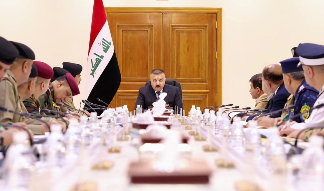 وزير الداخلية يراجع مع كبار الضباط اللمسات الأخيرة لاستعدادات القمة العربية