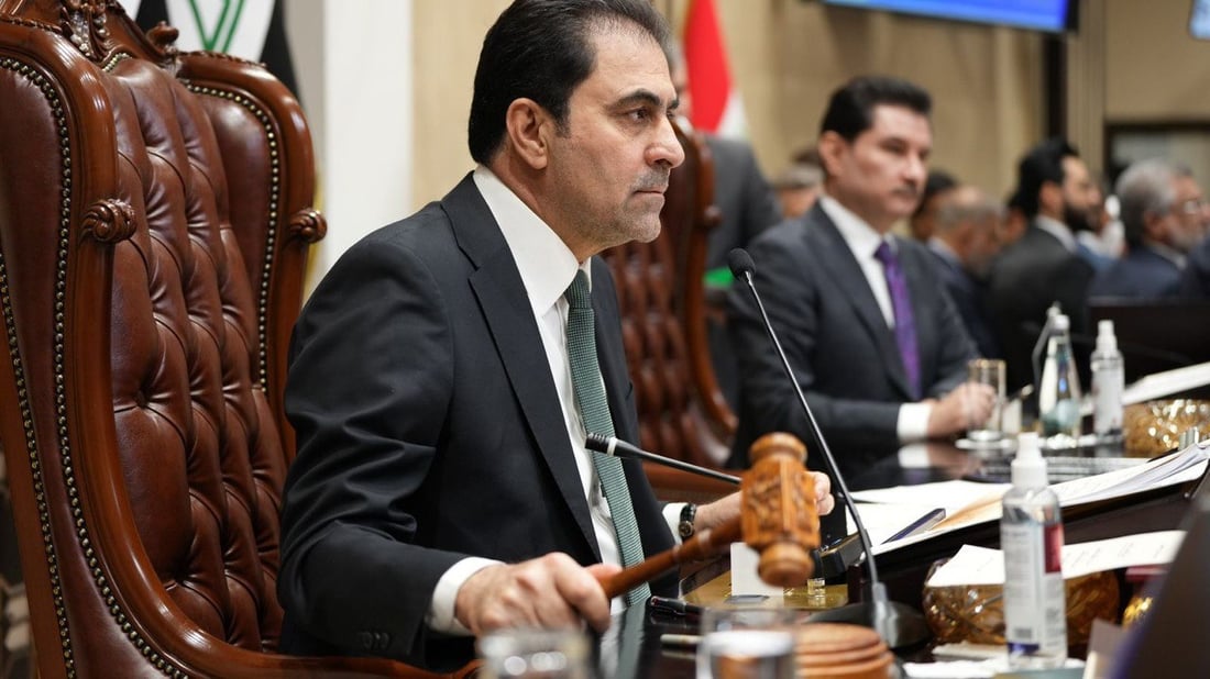 النائب الأول لرئيس مجلس النواب محسن المندلاوي يوجه الدائرتين ( الإعلامية والبرلمانية) بنشر اسماء أعضاء مجلس النواب "المتغيبين" عن جلسة اليوم ، واستقطاع النسبة المالية المقررة من رواتبهم