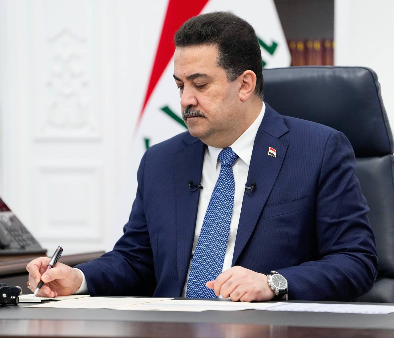 رئيس الوزراء يوافق على تخصيص أراضٍ سكنية مخدومة للملاكات الطبية والصحّية في بغداد والمحافظات