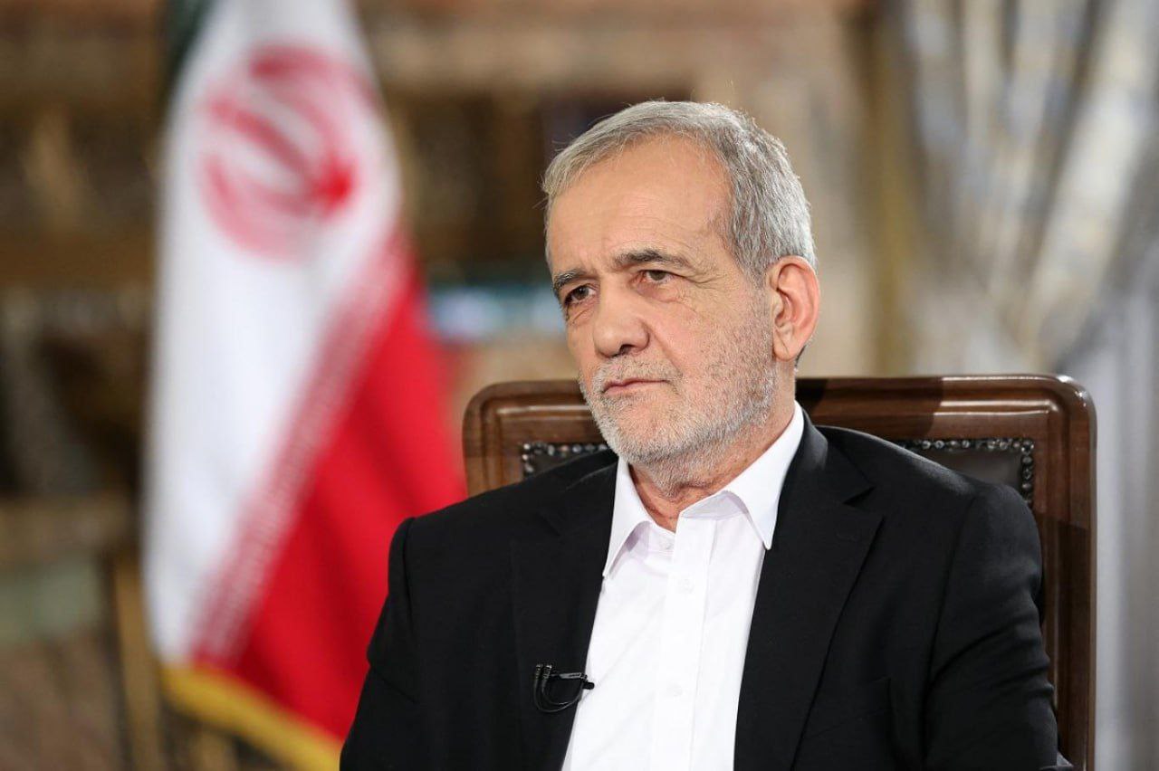 الرئيس الإيراني: أمريكا لاحظت عجز النظام الصهيوني فاضطرت للتدخل