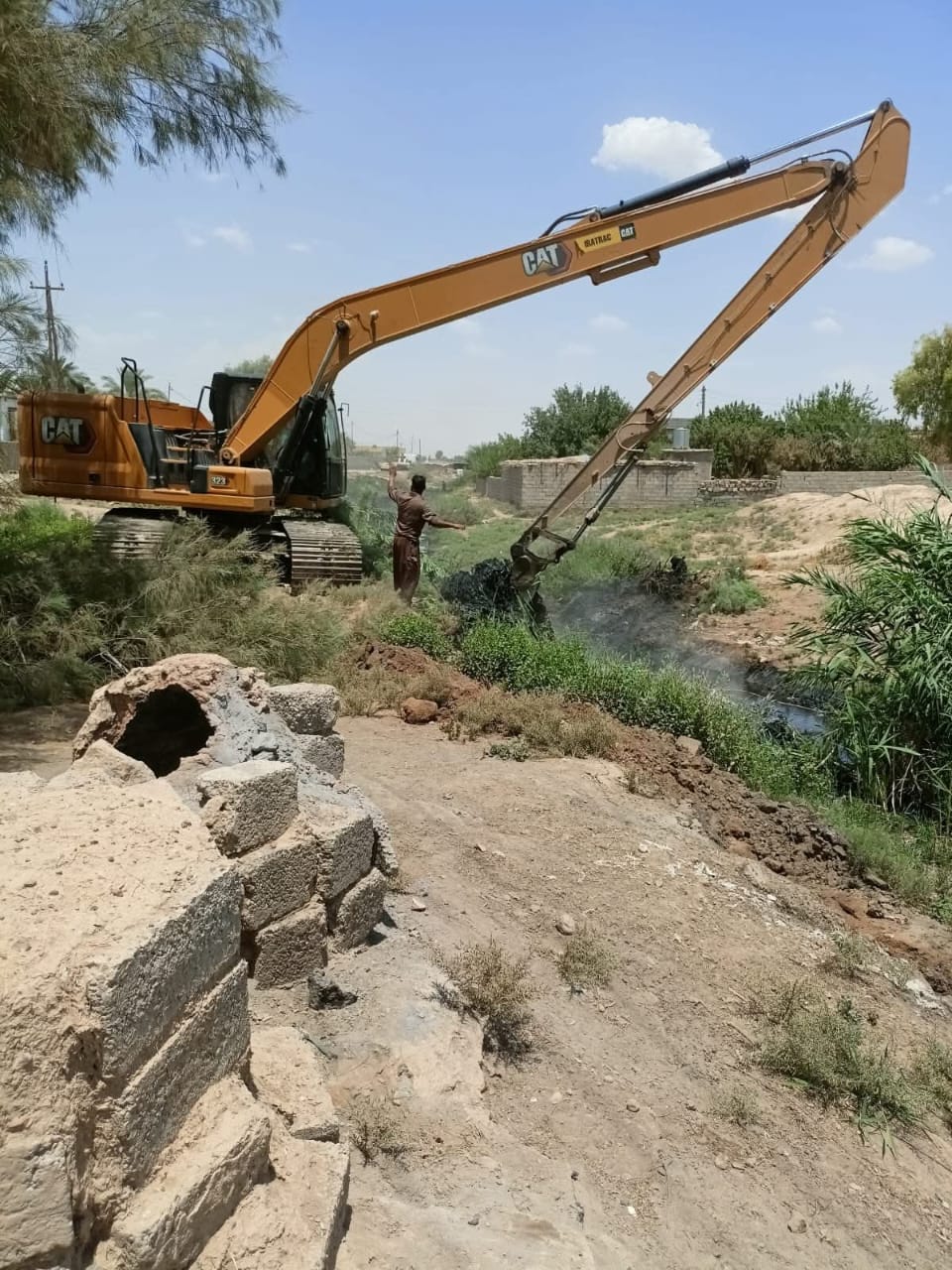 باشرت الملاكات الهندسية والفنية في مديرية صيانة مشاريع ري وبزل كركوك أعمال تطهير وادي مرصوص ضمن حدود ناحية العباسي