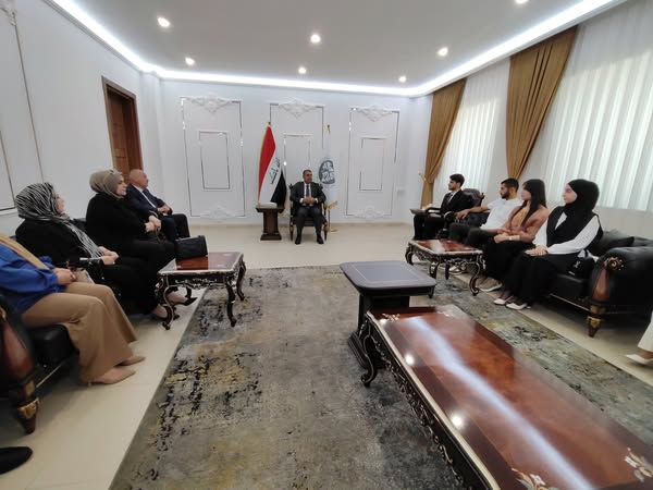 النائب الأول لمحافظ كركوك يشيد بالطلبة الأوائل في محافظة كركوك.