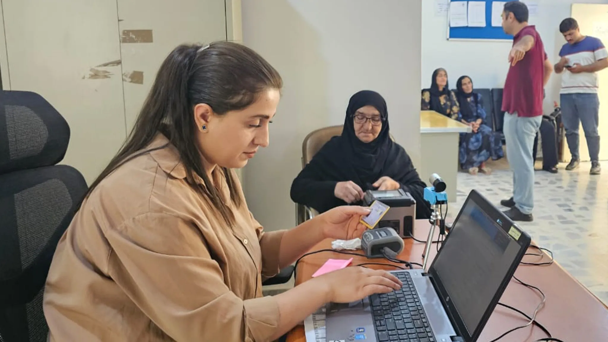وصول الوجبة الثانية من بطاقات الناخبين إلى العراق.. وتوزيع أكثر من 612 ألف منها حتى الآن