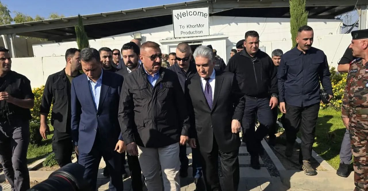 🔴وزير الداخلية يصل الى حقل خور مور الغازي في السليمانية.