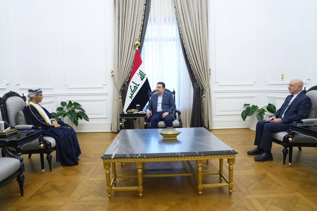 🔻رئيس مجلس الوزراء محمد شياع السوداني يستقبل الممثل الخاص للأمين العام للأمم المتحدة محمد الحسان، بمناسبة انتهاء مهام عمله في العراق وإنهاء عمل بعثة المنظمة الدولية لمساعدة العراق/ اليونامي